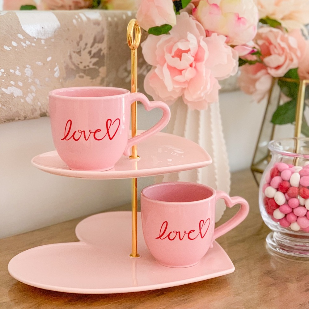Set of 2 Pink LOVE Mugs